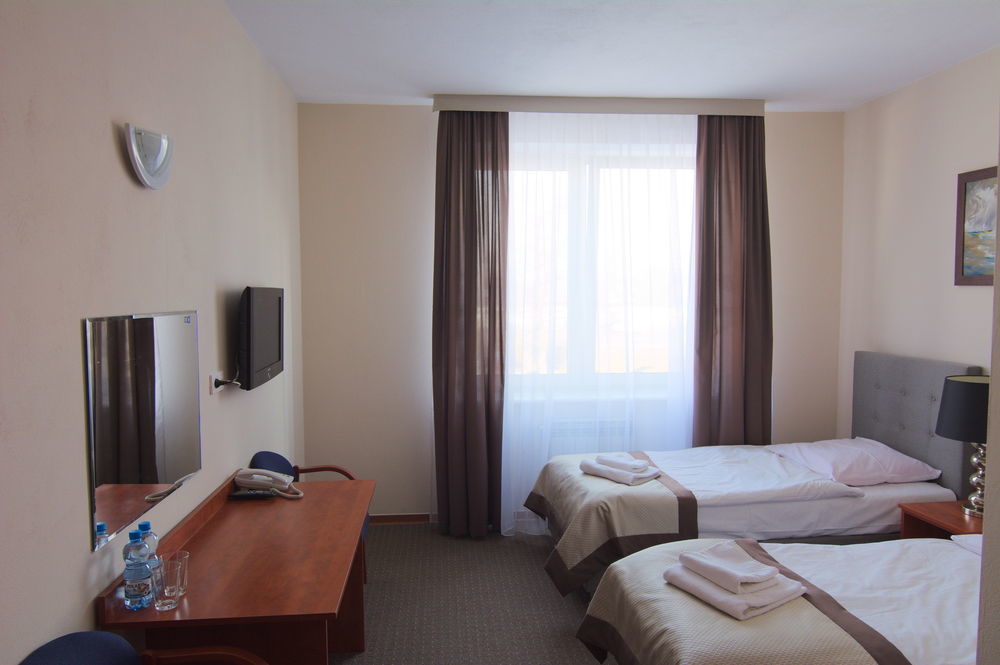 Centrum Konferencyjno-Apartamentowe Mrowka Варшава Екстер'єр фото